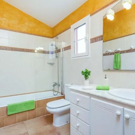Cala Galdana Sleeps 6 Pool Air Con Wifi Cala Galdana (Menorca)